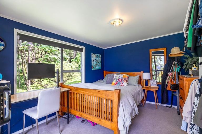 Photo of property in 52 Staincross Street, Green Bay, Auckland, 0604