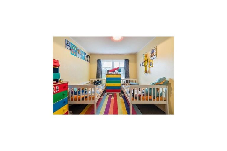 Photo of property in 1 Iris Place, Clendon Park, Auckland, 2103
