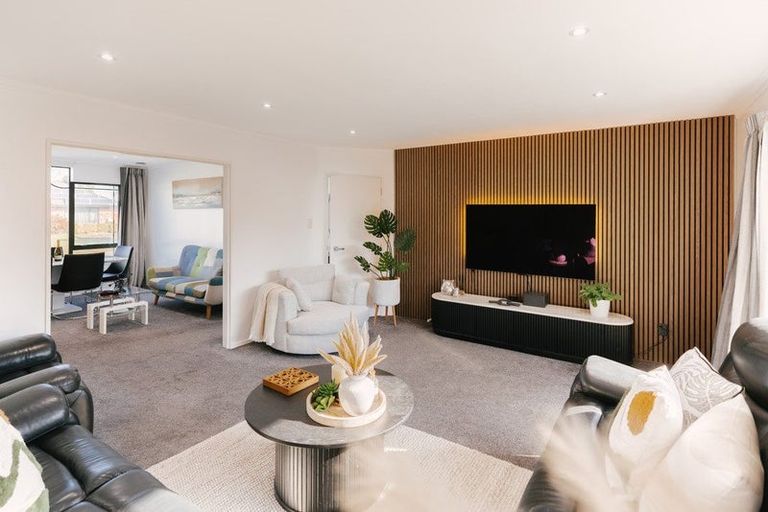 Photo of property in 9 Aspen Way, Kelvin Grove, Palmerston North, 4414
