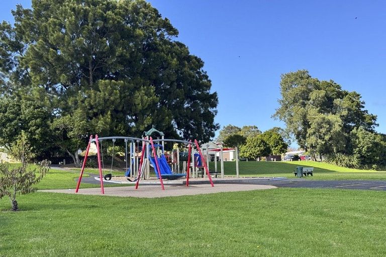 Photo of property in 40a Starforth Place, Henderson, Auckland, 0612
