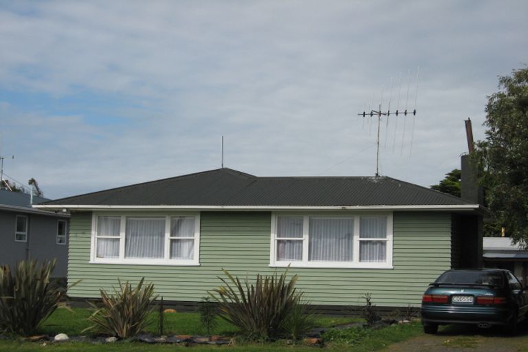 Photo of property in 23 Lee Street, Castlecliff, Whanganui, 4501