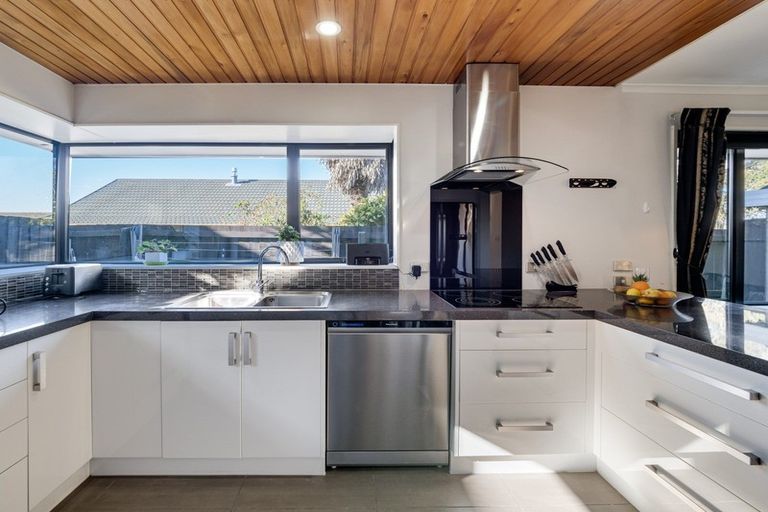 Photo of property in 100 Proctor Street, Papanui, Christchurch, 8053