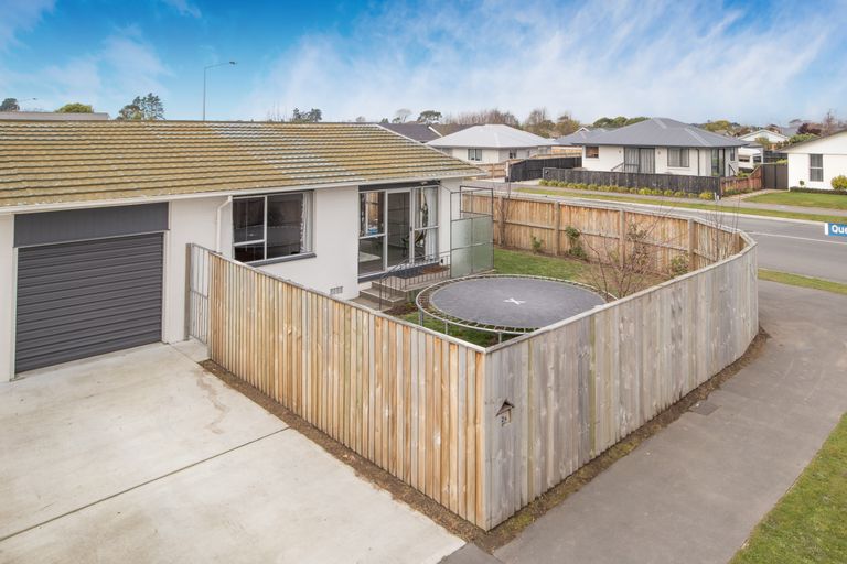 Photo of property in 2 Lamorna Road, Parklands, Christchurch, 8083