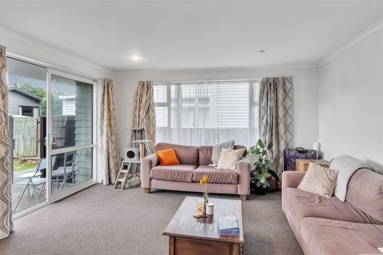 Photo of property in 19 Defoe Place, Waltham, Christchurch, 8023