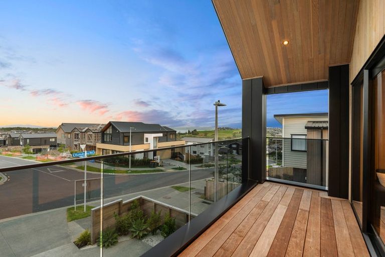 Photo of property in 49 Kumukumu Road, Long Bay, Auckland, 0630