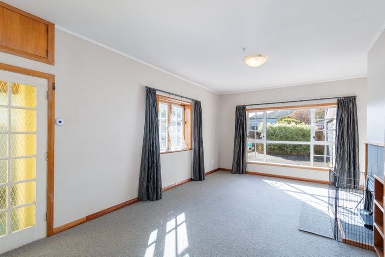 Photo of property in 38 Wainui Road, Waiwhetu, Lower Hutt, 5010