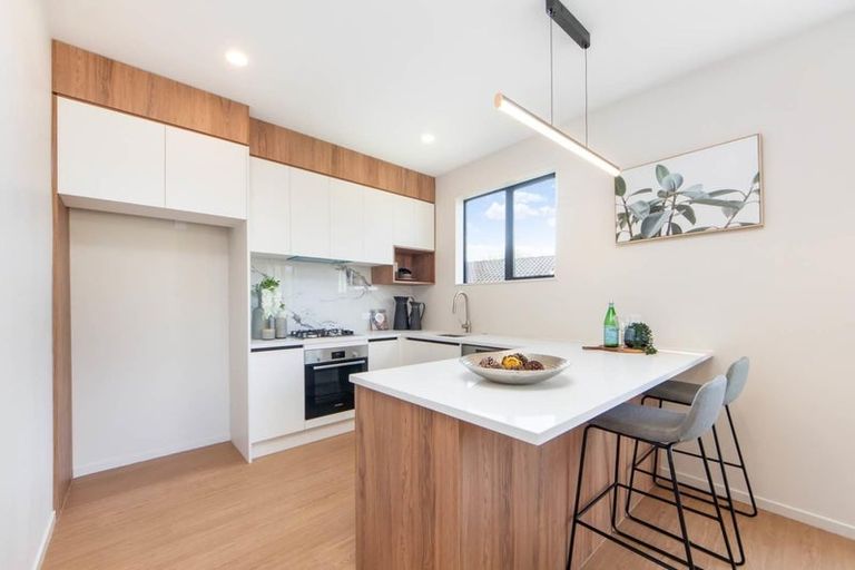 Photo of property in 7a Hewlett Road, Massey, Auckland, 0614