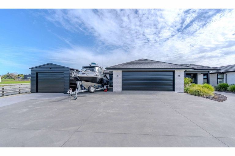 Photo of property in 11 The Lakes Drive, Kerikeri, 0230