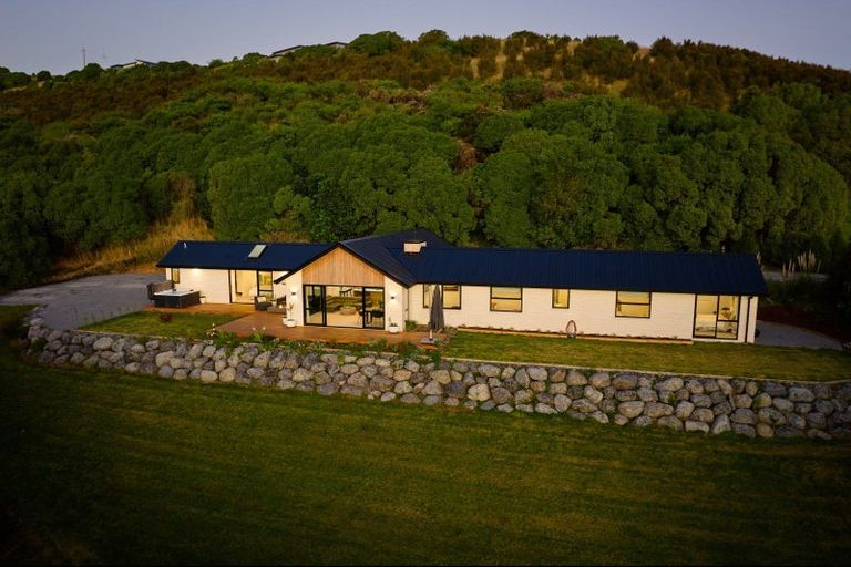 Photo of property in 5 Ingles Drive, Kaikoura Flat, Kaikoura, 7371