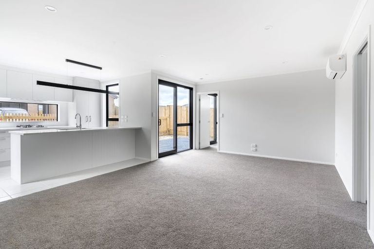 Photo of property in 26 Waruhia Crescent, Rototuna North, 3281