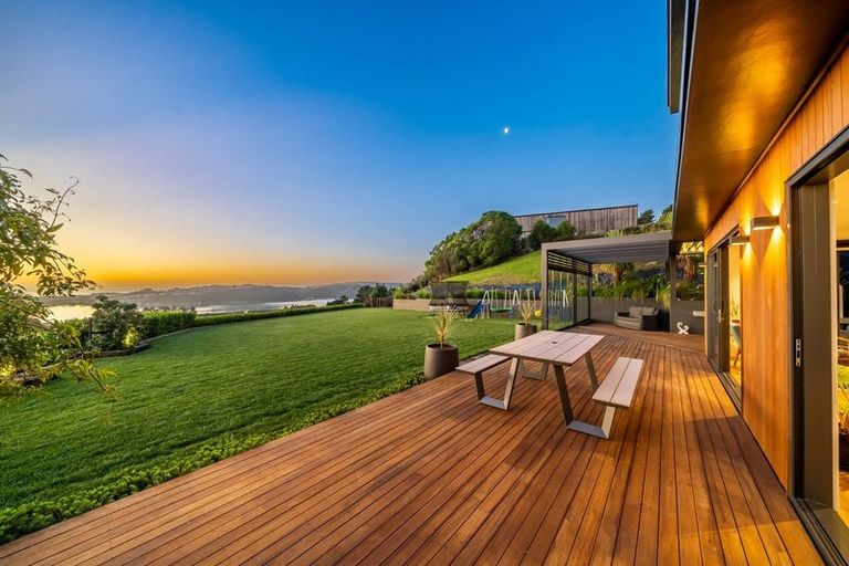 Photo of property in 13 Manapouri Lane, Aotea, Porirua, 5024