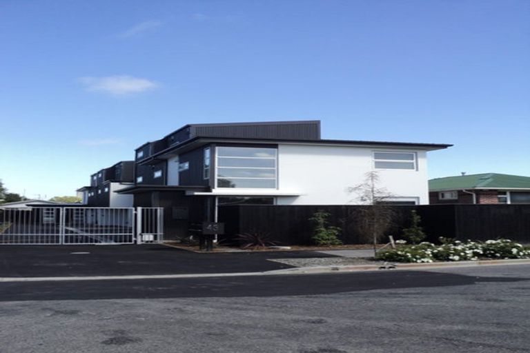 Photo of property in 43 Grafton Street, Waltham, Christchurch, 8011