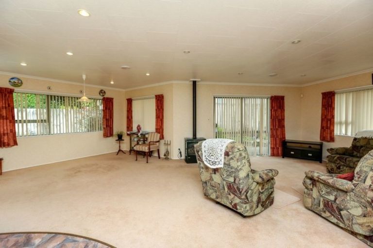 Photo of property in 38 Tukapa Street, Westown, New Plymouth, 4310