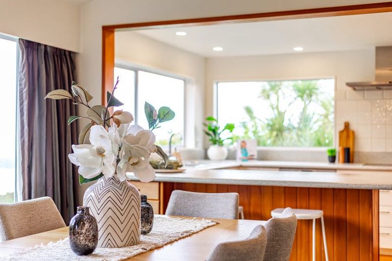 Photo of property in 4 Flint Way, Northland, Wellington, 6012