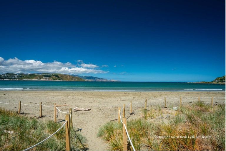 Photo of property in 87 Queens Drive, Lyall Bay, Wellington, 6022