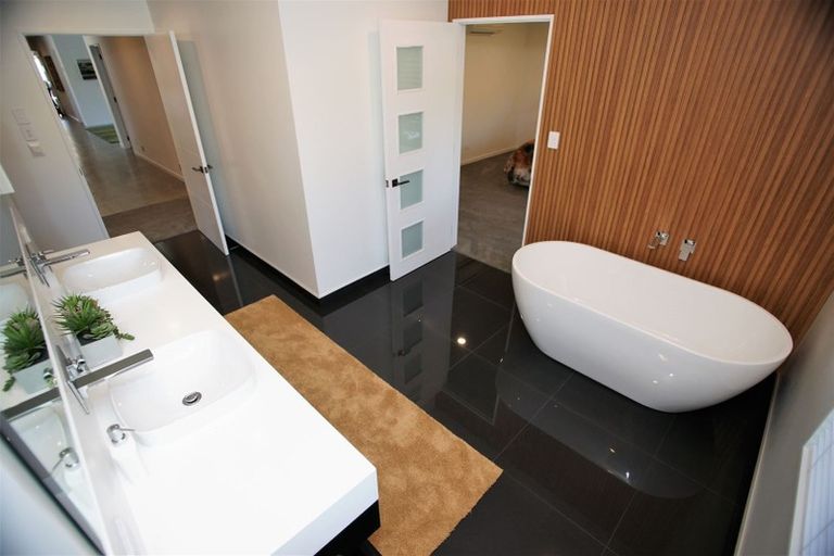 Photo of property in 49 Regent's Park Drive, Casebrook, Christchurch, 8051