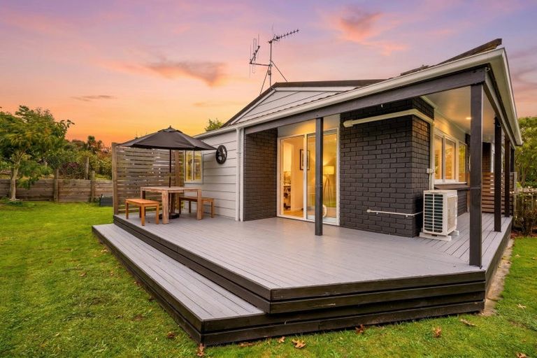 Photo of property in 56 Shepherd Road, Waipahihi, Taupo, 3330