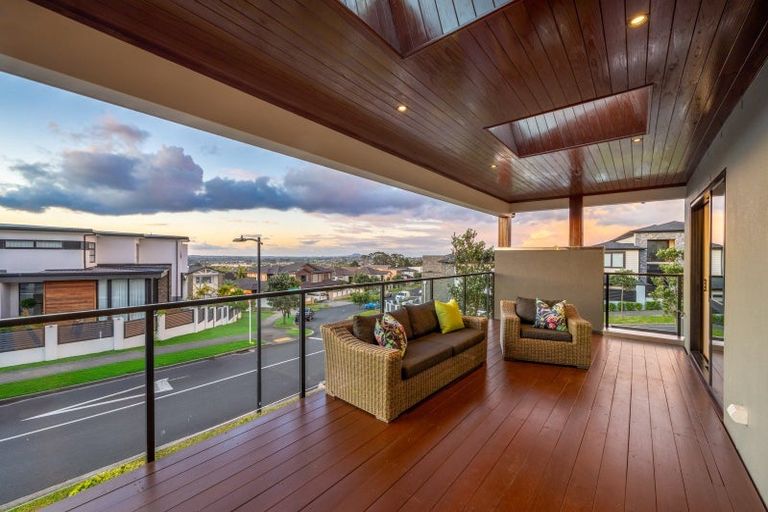 Photo of property in 45 Armstrong Farm Drive, East Tamaki Heights, Auckland, 2016