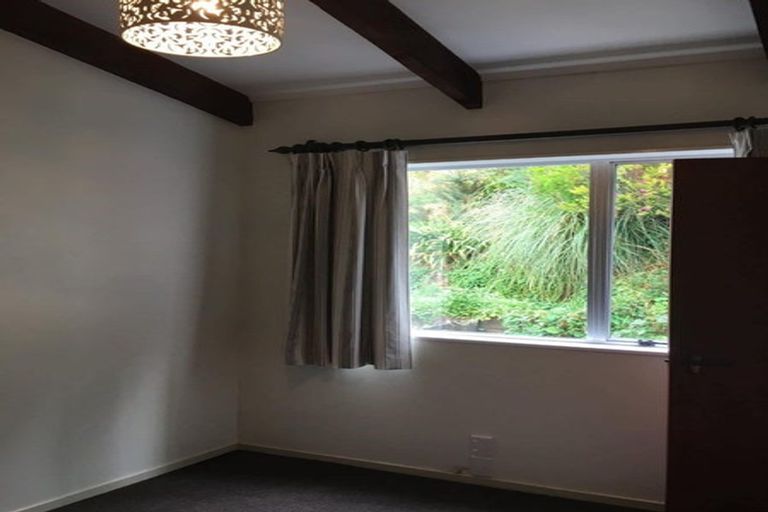 Photo of property in 3 Kerr Grove, Johnsonville, Wellington, 6037