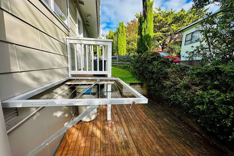 Photo of property in 92 Thurleigh Grove, Karori, Wellington, 6012