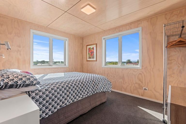 Photo of property in 1 Roore Street, Foxton Beach, Foxton, 4815