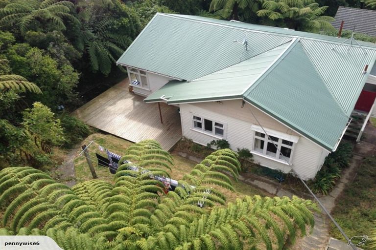 Photo of property in 79a Mills Road, Brooklyn, Wellington, 6021