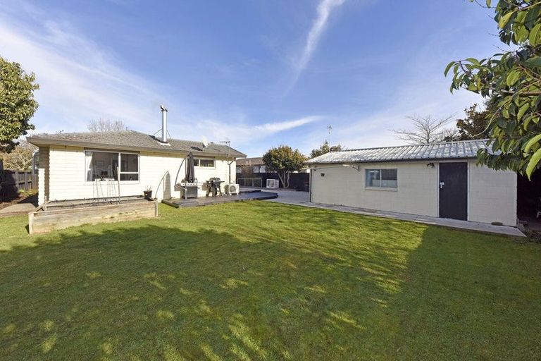 Photo of property in 55 Solomon Avenue, Redwood, Christchurch, 8051