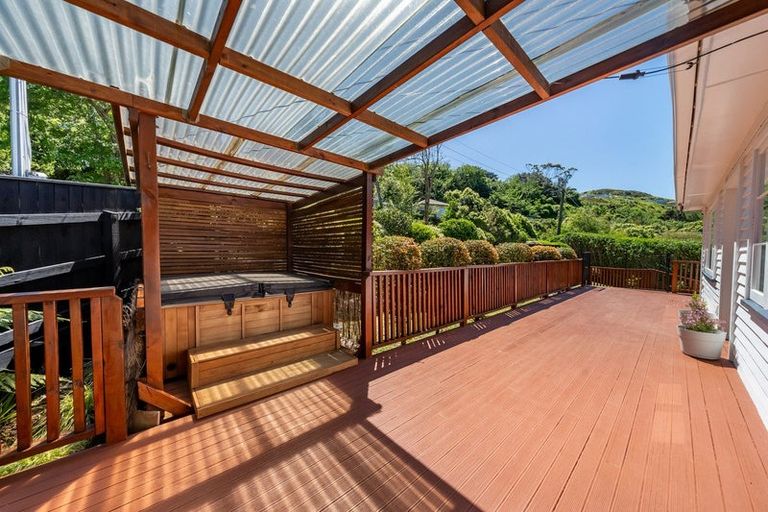 Photo of property in 12 Glenside Road, Glenside, Wellington, 6037