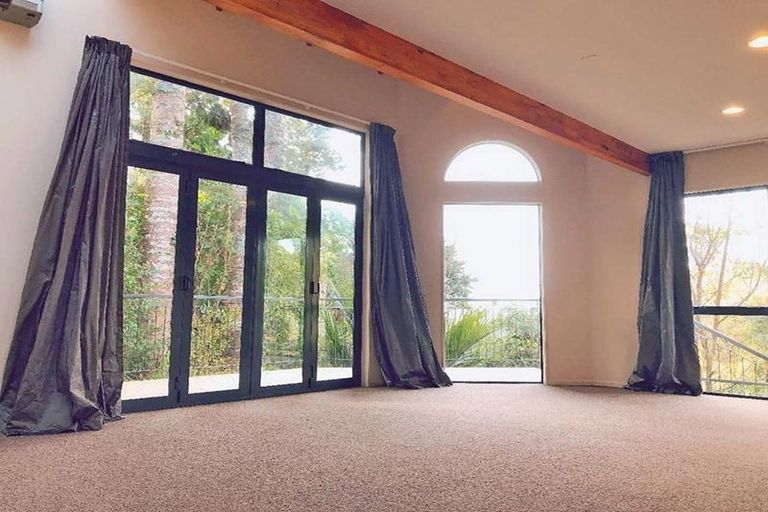 Photo of property in 35 Park Road, Titirangi, Auckland, 0604