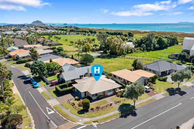 Photo of property in 10 Sandhurst Drive, Papamoa Beach, Papamoa, 3118
