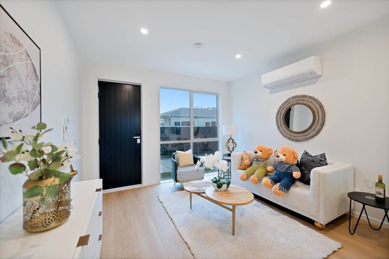 Photo of property in 80b Matipo Road, Te Atatu Peninsula, Auckland, 0610