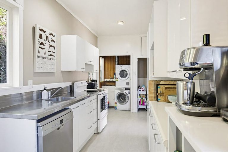 Photo of property in 77 Oban Street, Wadestown, Wellington, 6012