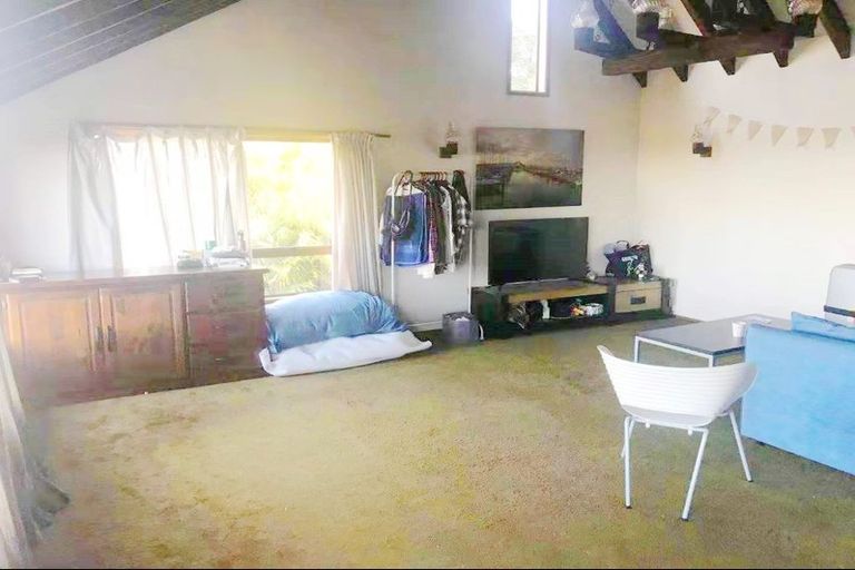 Photo of property in 118 Pupuke Road, Hillcrest, Auckland, 0627