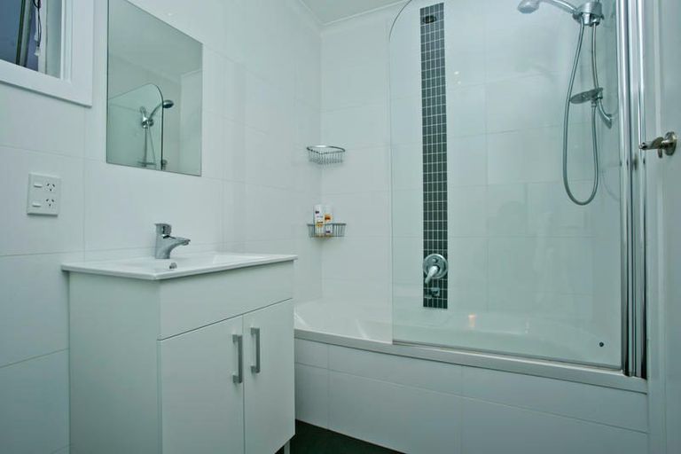 Photo of property in 6/16 Rutland Road, Stanley Point, Auckland, 0624