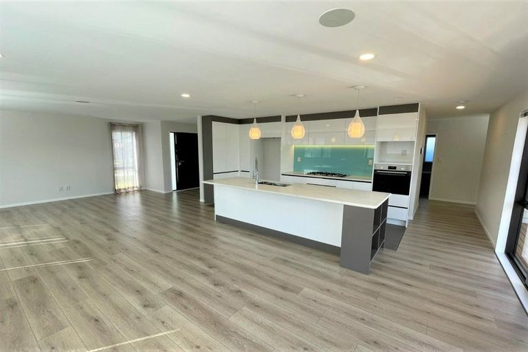 Photo of property in 22 Holcroft Street, Papakura, 2110