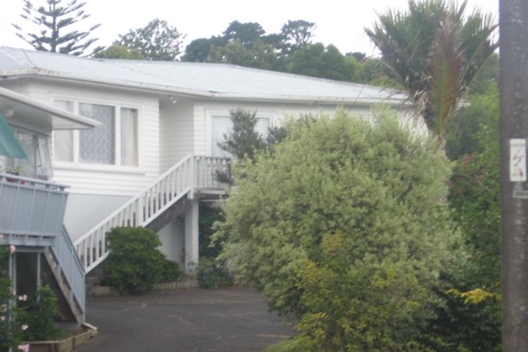 Photo of property in 1/54 Peach Road, Glenfield, Auckland, 0629