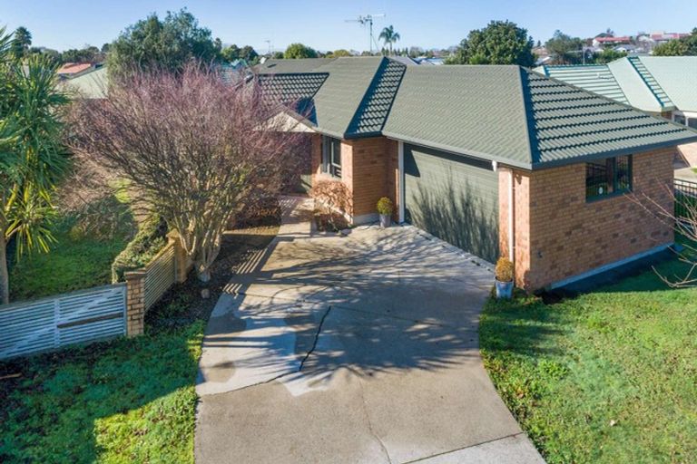 Photo of property in 19 Farnborough Drive, Nawton, Hamilton, 3200