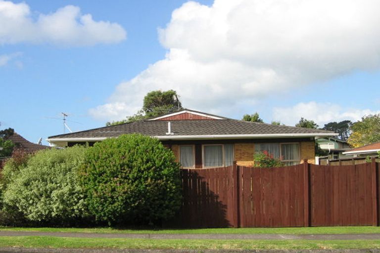 Photo of property in 2/78 Prince Regent Drive, Half Moon Bay, Auckland, 2012