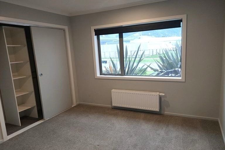Photo of property in 5 Henrietta Maxwell Grove, Wainuiomata, Lower Hutt, 5014
