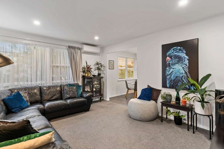 Photo of property in 47 Megan Avenue, Pakuranga Heights, Auckland, 2010