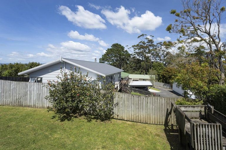 Photo of property in 23 Luckens Road, West Harbour, Auckland, 0618