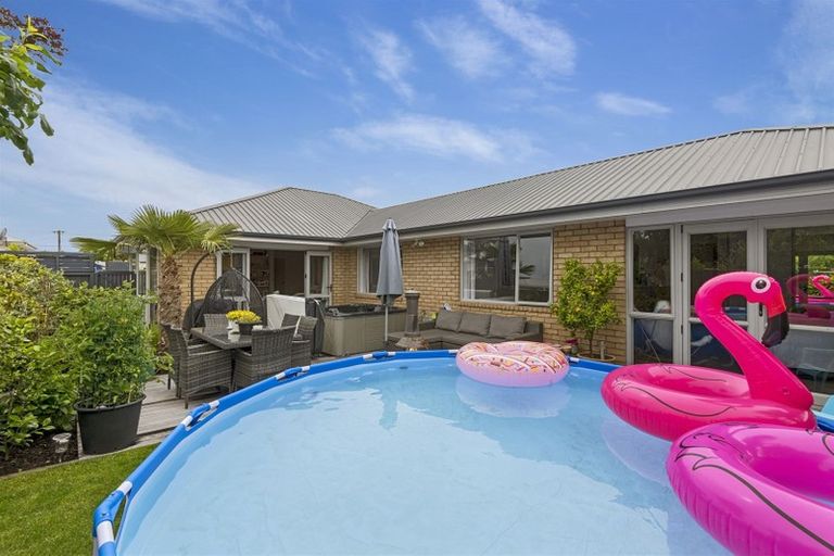 Photo of property in 137a Wilsons Road, Saint Martins, Christchurch, 8022