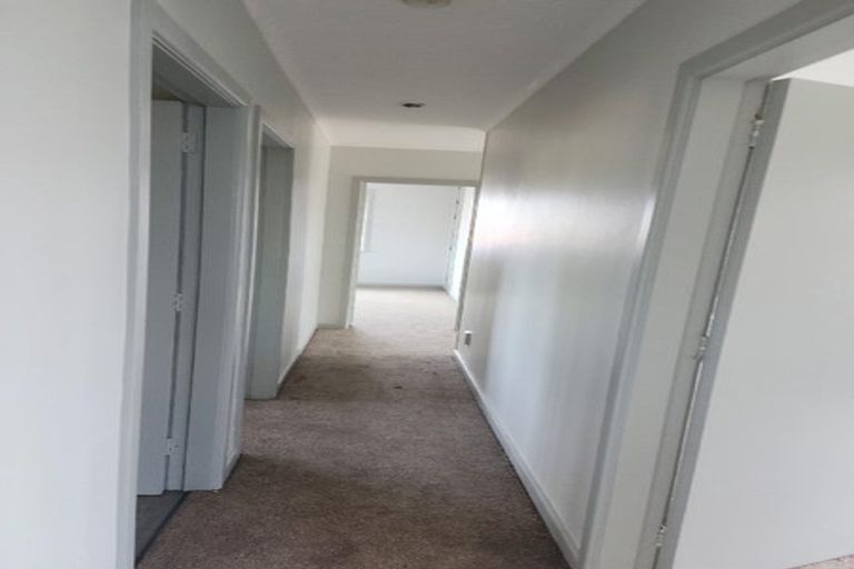 Photo of property in 32 Fruitvale Road, New Lynn, Auckland, 0600