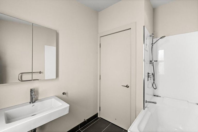 Photo of property in The Terraces, 34/9 Humber Street, Pandora, Napier, 4110