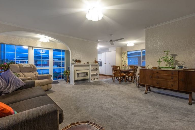 Photo of property in 25a Trafalgar Street, Levin, 5510