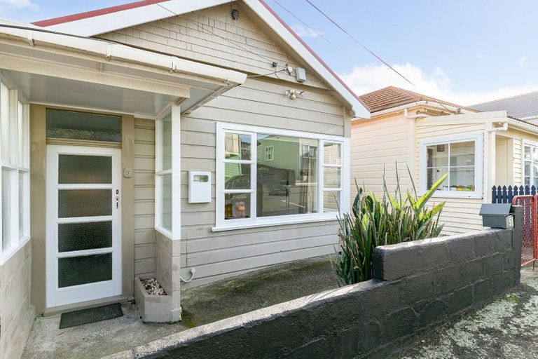 Photo of property in 5 Herald Terrace, Berhampore, Wellington, 6023