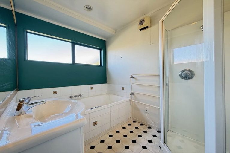 Photo of property in 31a Nalanda Crescent, Broadmeadows, Wellington, 6035
