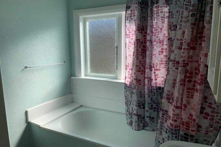 Photo of property in 17 Hurley Road, Paraparaumu Beach, Paraparaumu, 5032