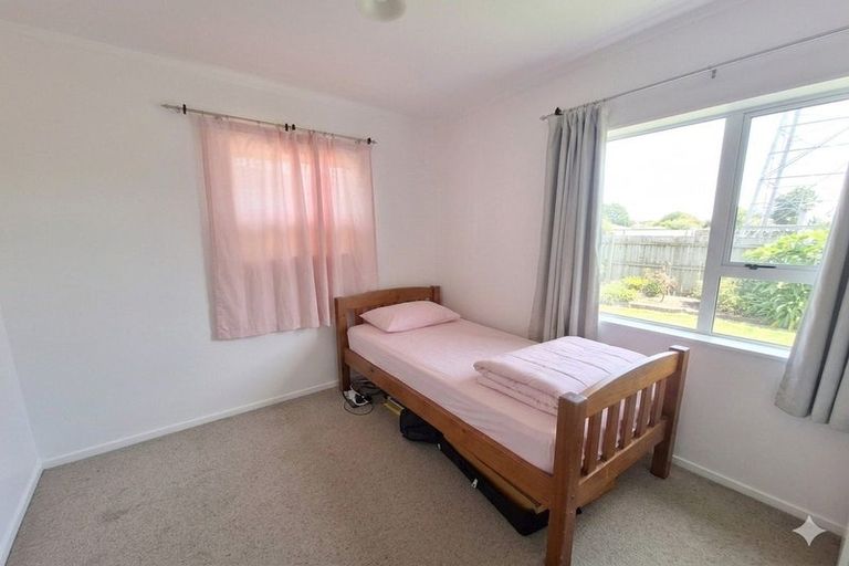 Photo of property in 2/17 Berwyn Avenue, Takanini, 2112