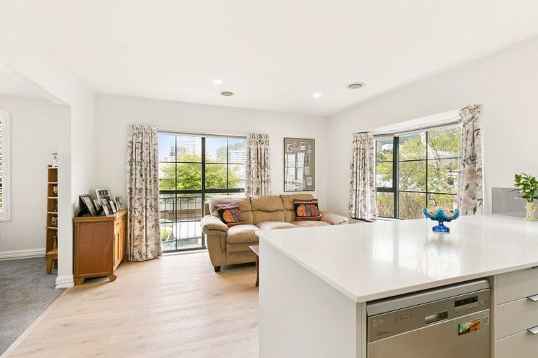 Photo of property in 16a Hobson Street, Thorndon, Wellington, 6011